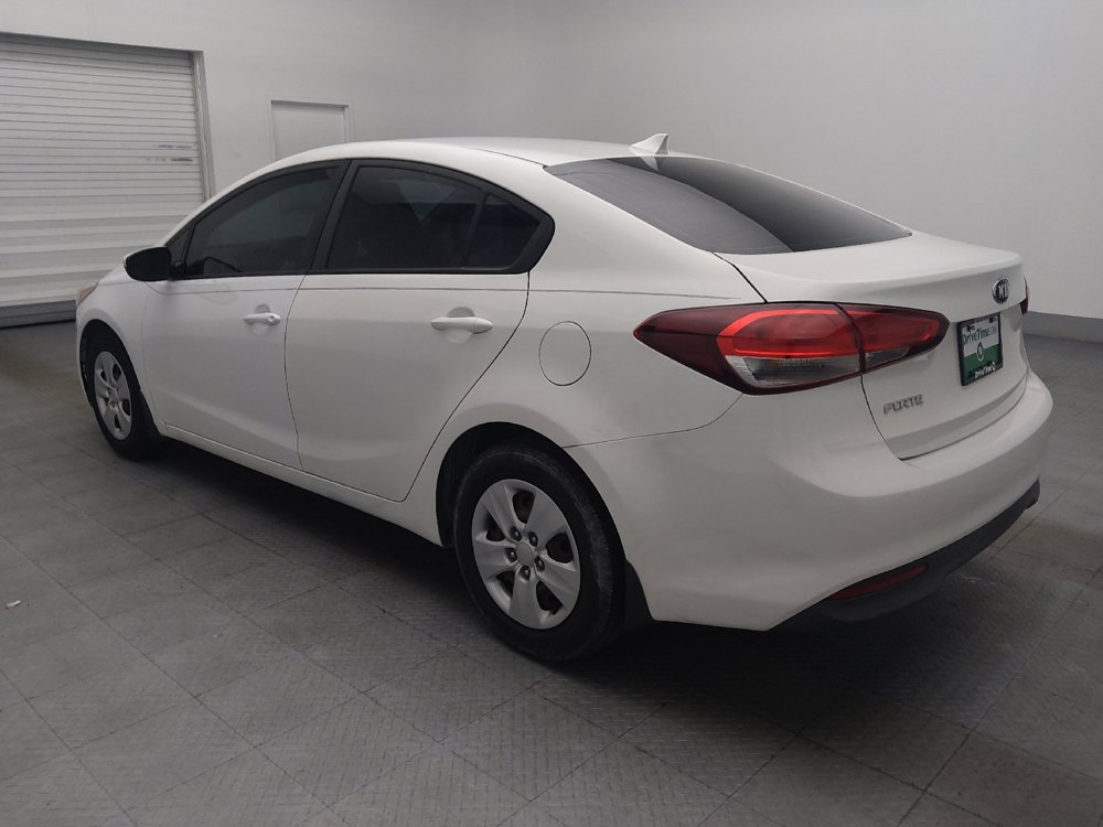 Used 2017 Kia Forte LX FWD image 3