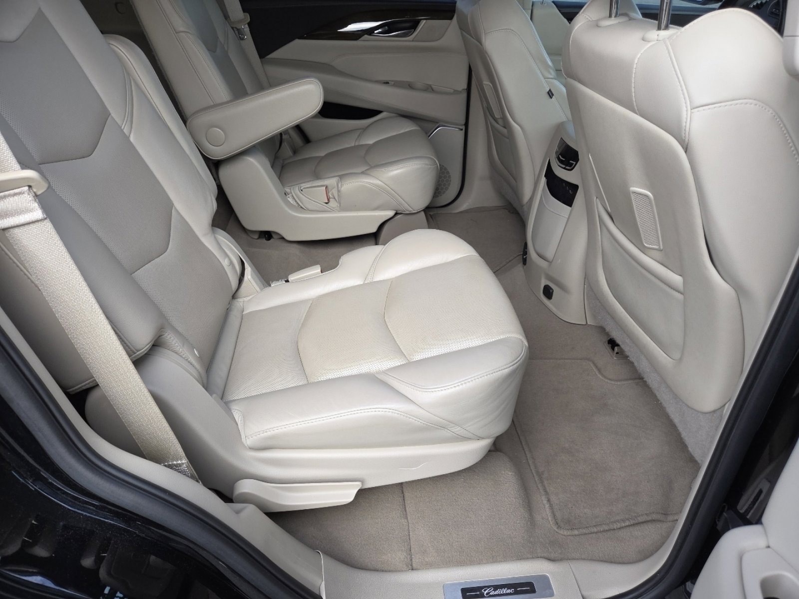 Used 2020 Cadillac Escalade Premium Luxury image 29