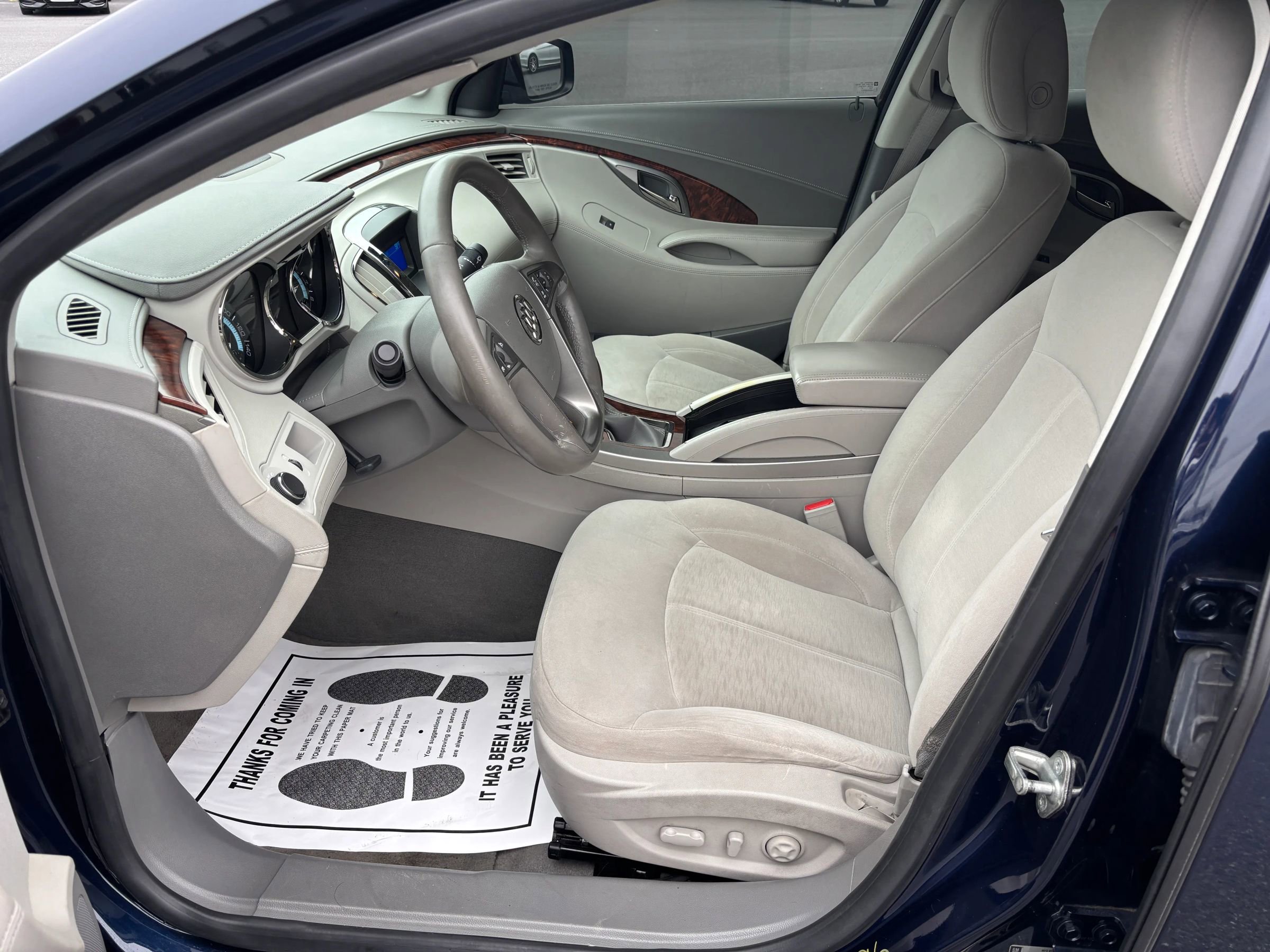 Used 2010 Buick LaCrosse CX FWD image 10