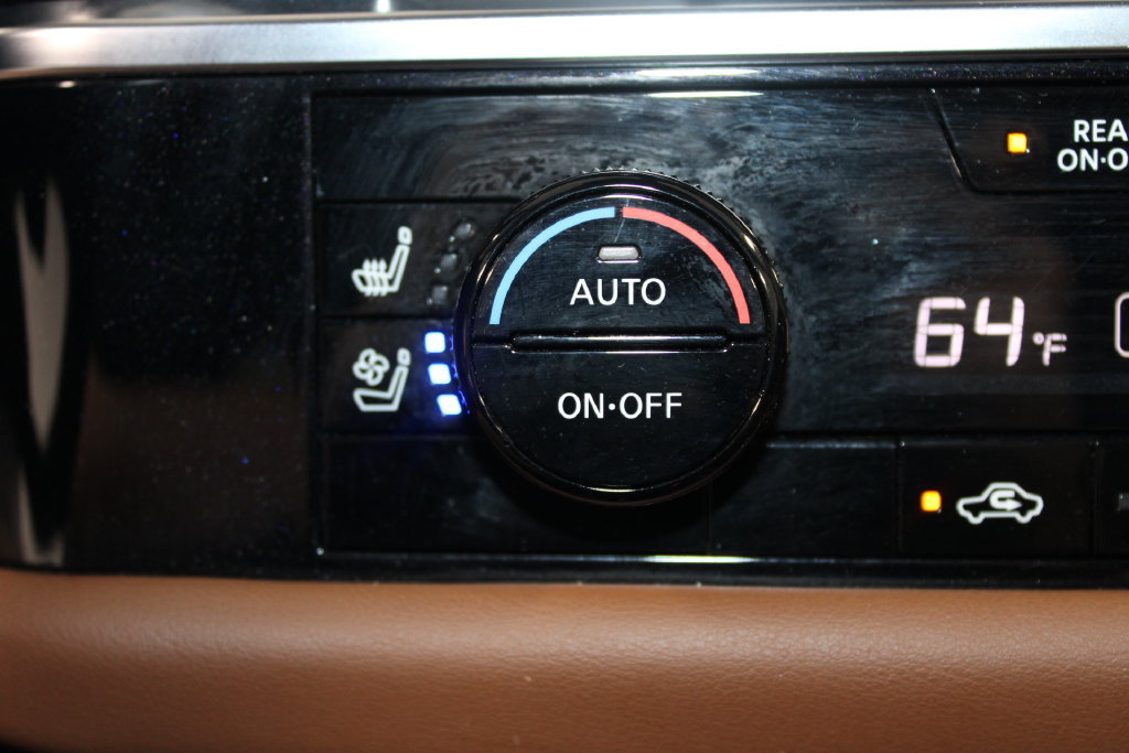 Used 2023 Nissan Pathfinder Platinum AWD/4WD image 51