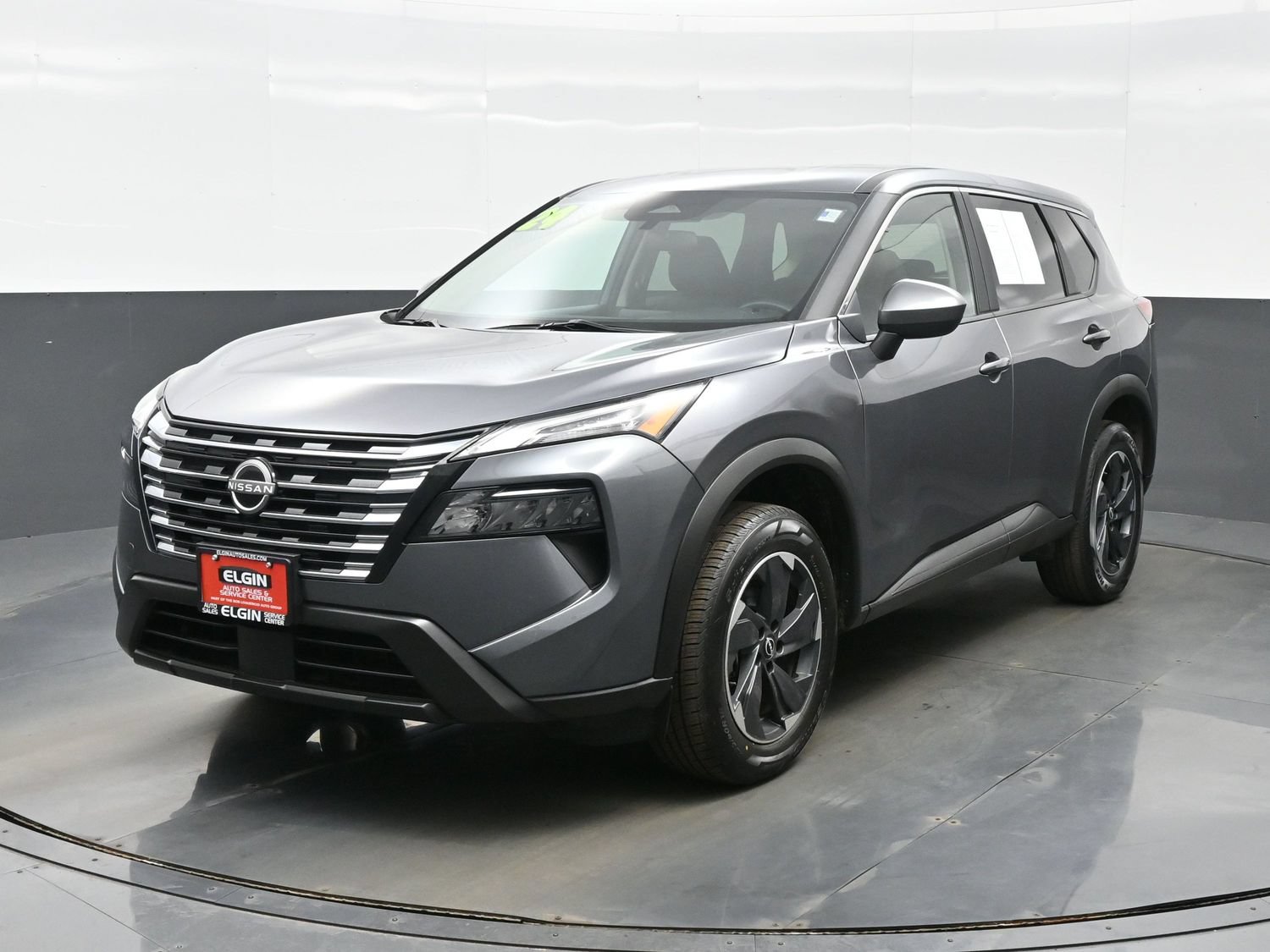 Used 2024 Nissan Rogue SV AWD/4WD image 2