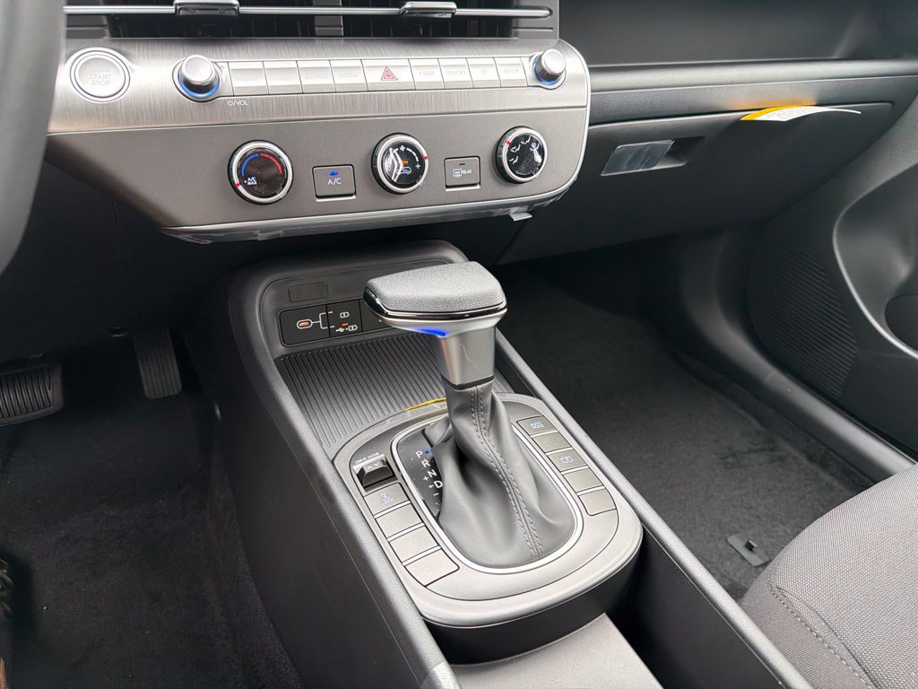 New 2027 Hyundai Kona SE AWD/4WD image 25