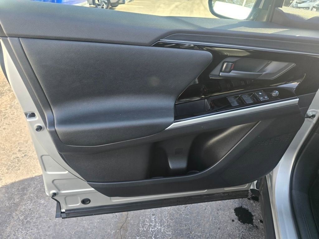 Certified 2025 Toyota bZ4X AWD w/ Weather Package image 15