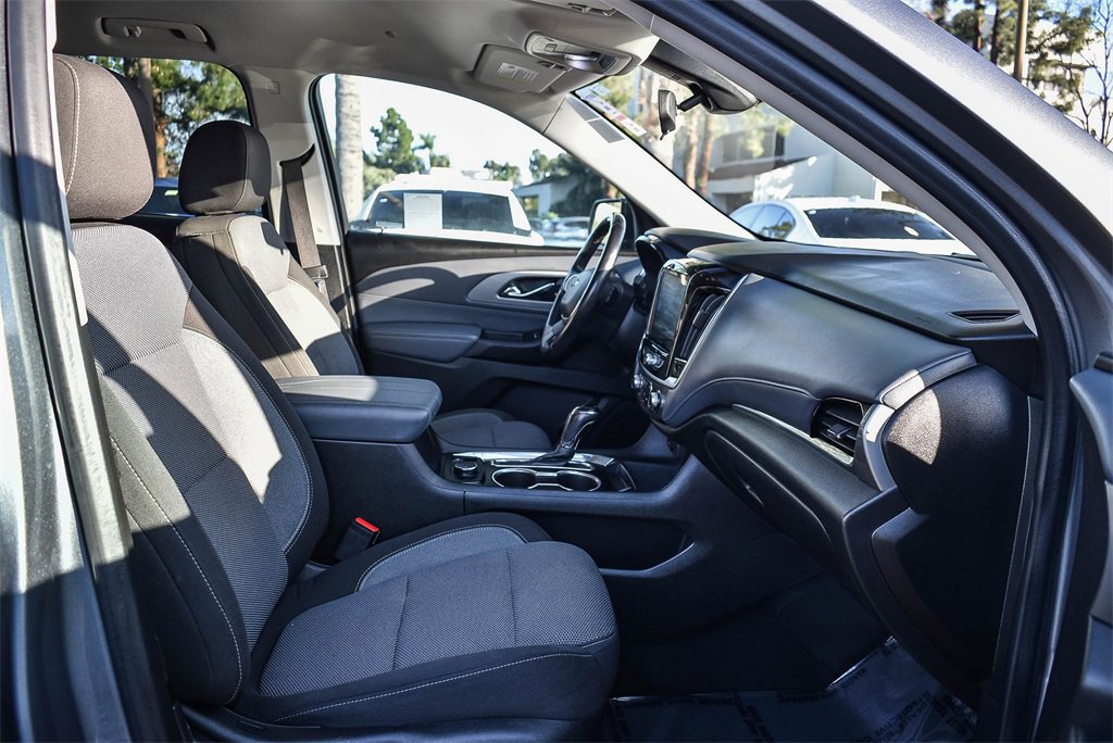 Used 2020 Chevrolet Traverse LT image 15