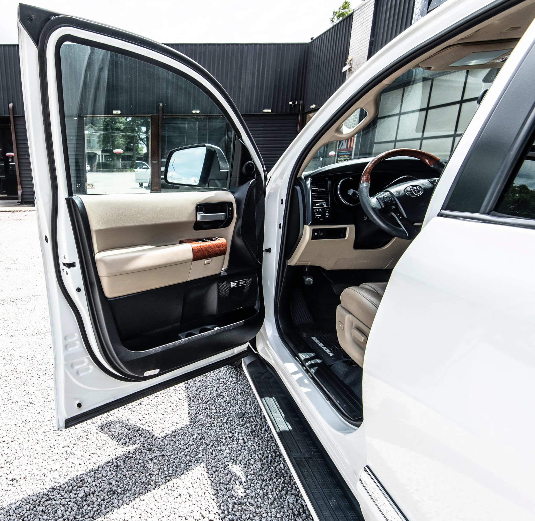 Used 2020 Toyota Sequoia Platinum RWD image 23
