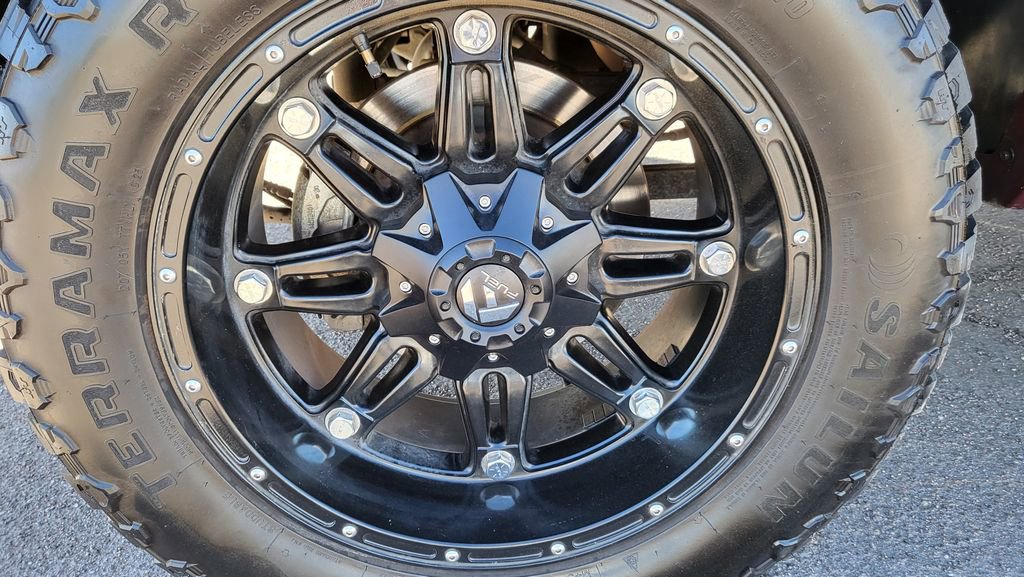 Used 2017 RAM 1500 Laramie w/ Convenience Group image 12