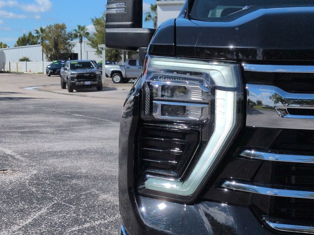 Used 2025 Chevrolet Silverado 2500 LTZ AWD/4WD image 10