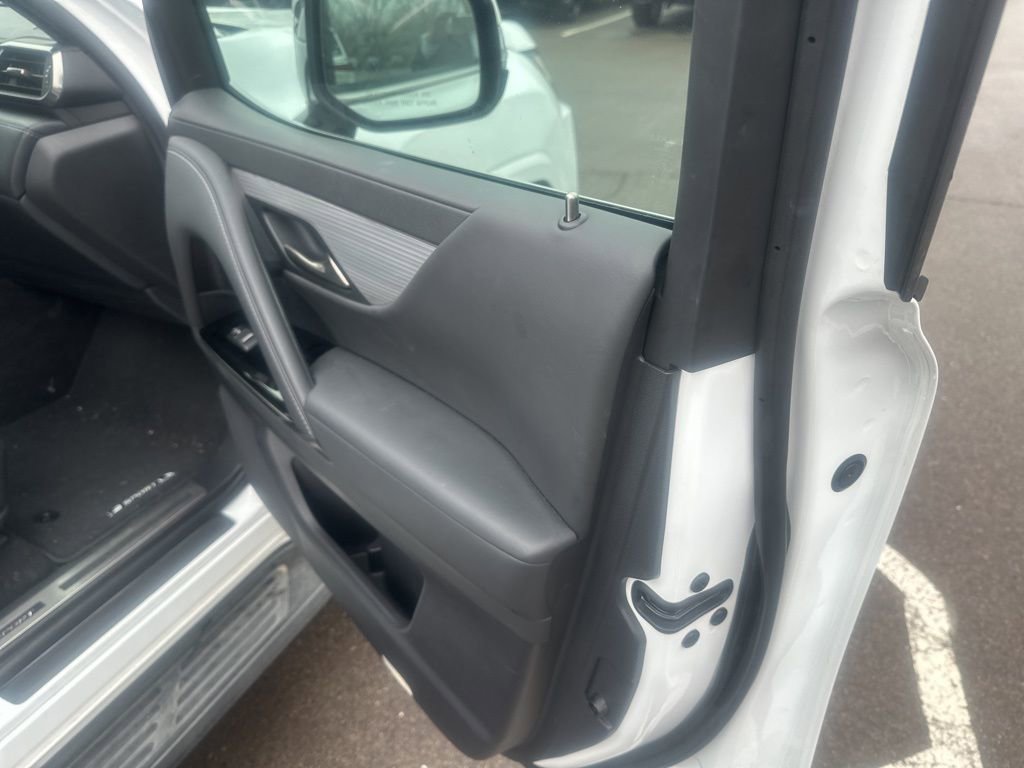 Used 2022 Lexus LX 600 F Sport image 27