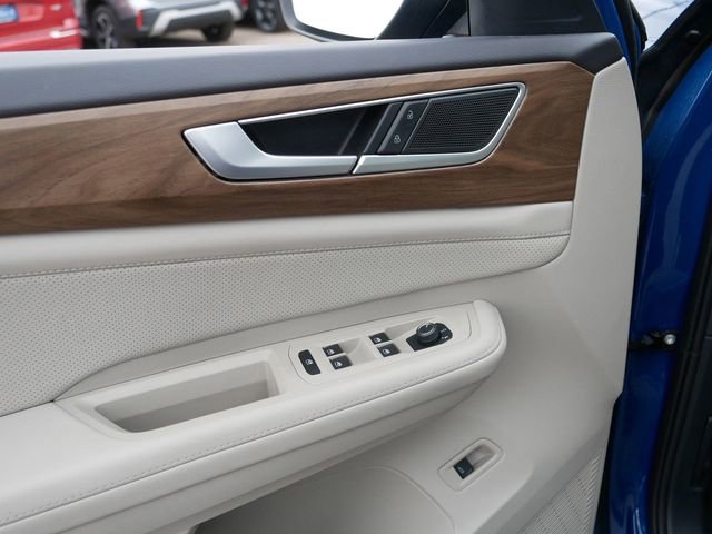 Certified 2025 Volkswagen Atlas SE w/ Panoramic Sunroof Package image 15