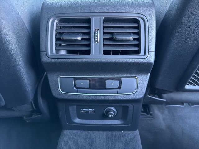 Used 2022 Audi Q5 e Premium w/ Convenience Package image 16