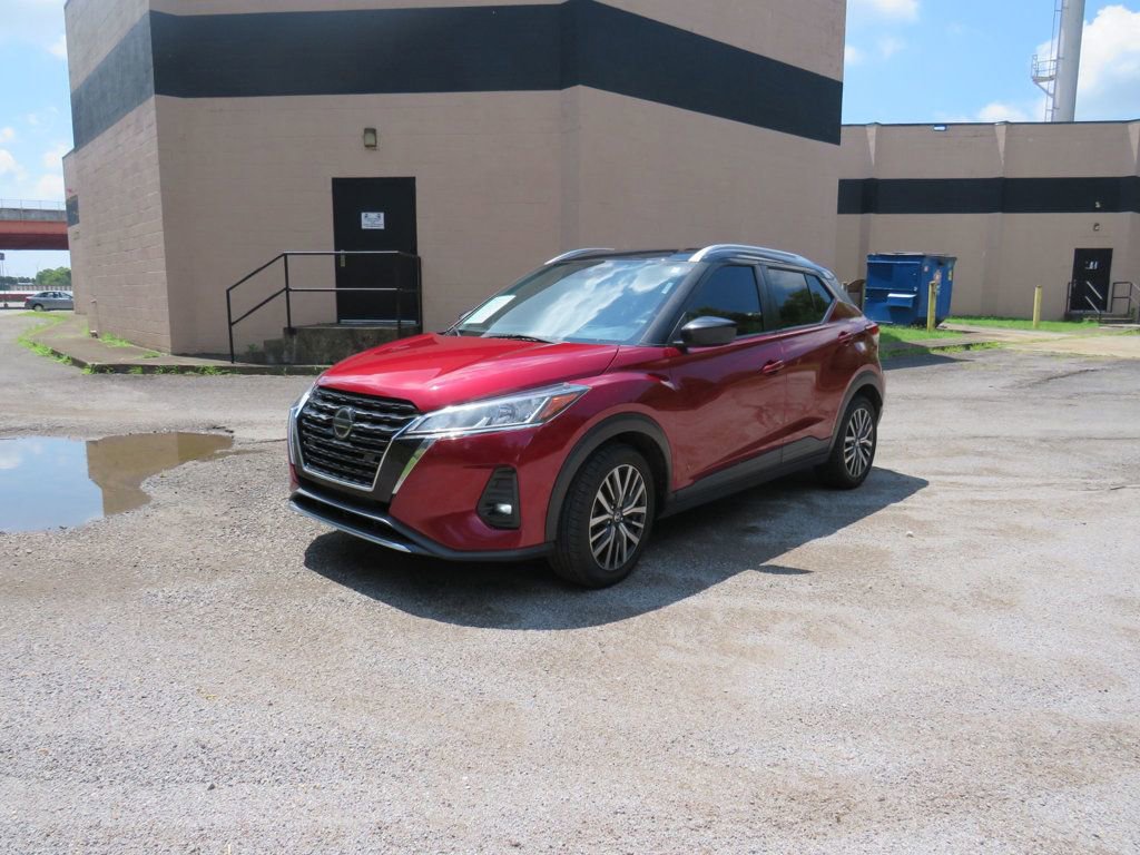 Used 2021 Nissan Kicks SV image 3