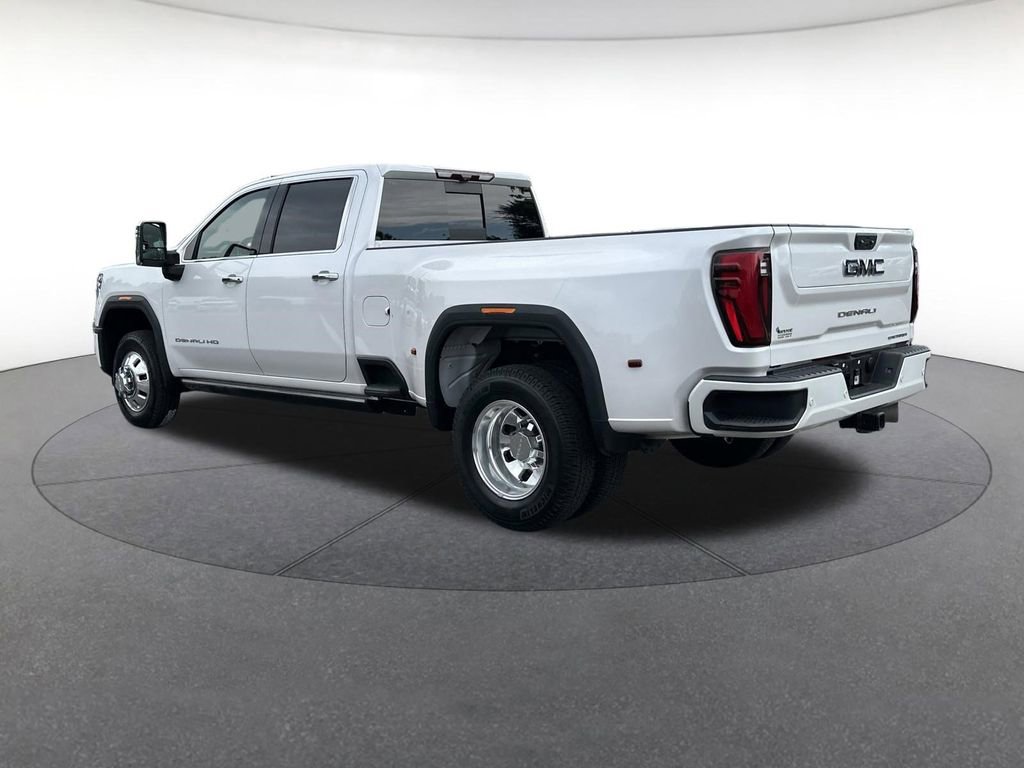 Used 2024 GMC Sierra 3500 Denali Ultimate AWD/4WD image 3