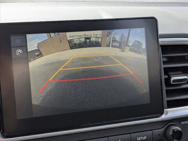 Used 2025 Hyundai Venue SEL FWD image 14