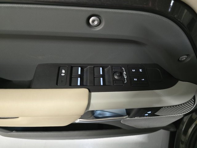 Certified 2024 Land Rover Defender 130 S image 28