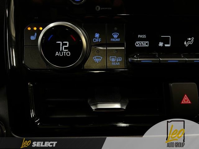 Used 2022 Toyota Highlander XLE image 12