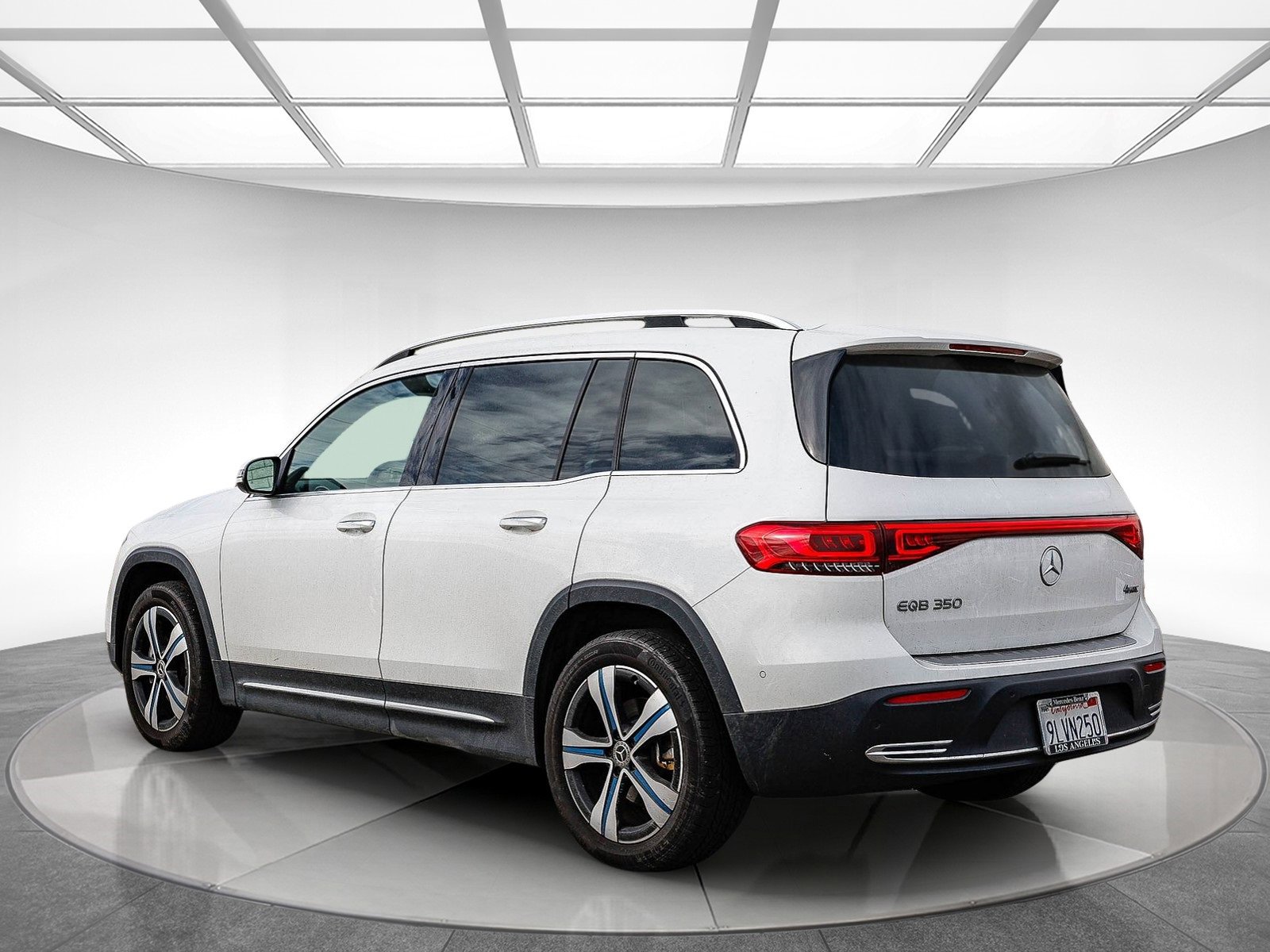 Used 2023 Mercedes-Benz EQB 350 4MATIC SUV image 2