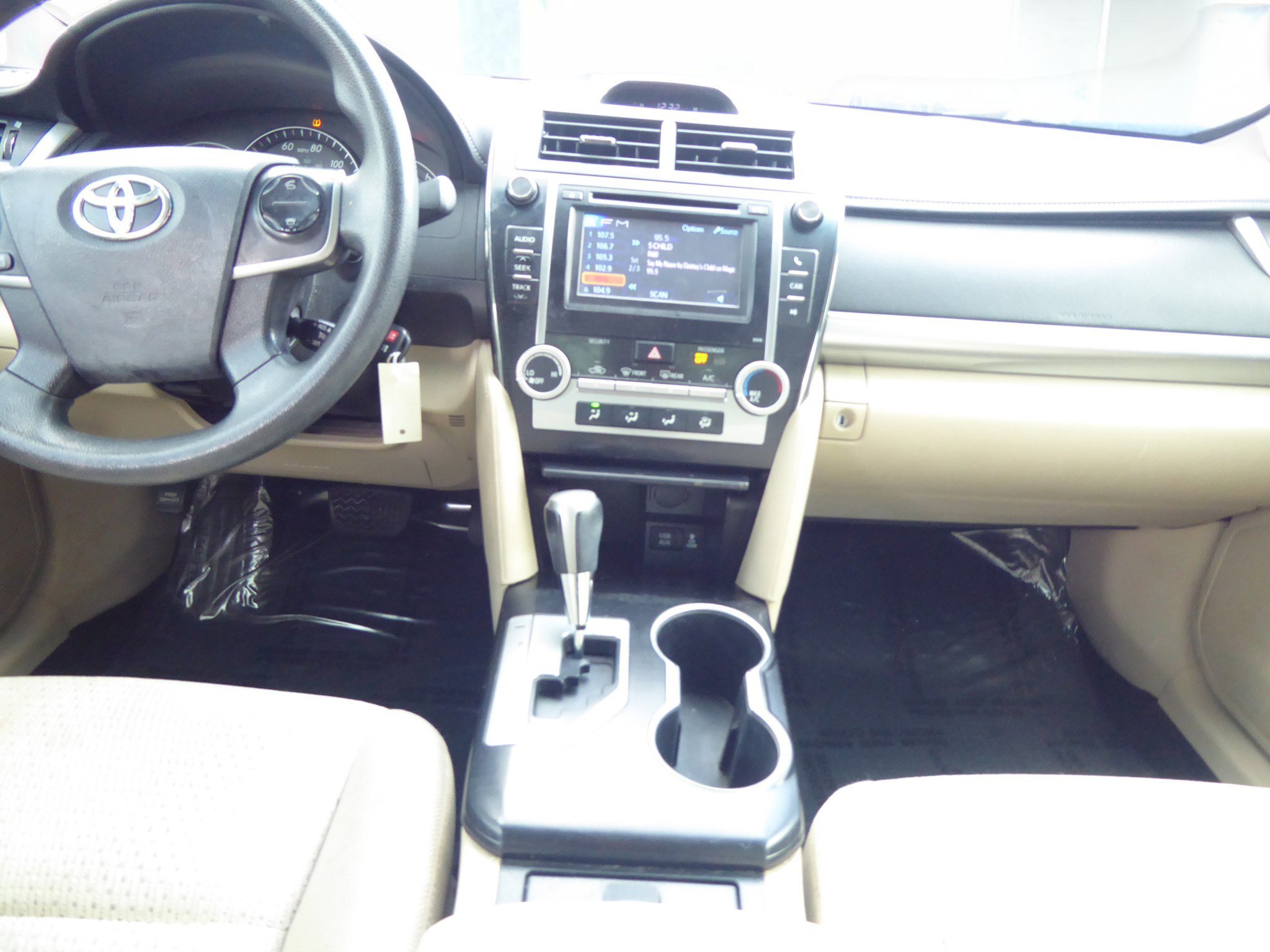 Used 2014 Toyota Camry LE image 13