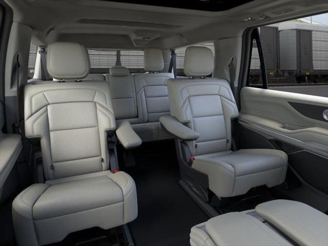 New 2026 Lincoln Navigator L Reserve AWD/4WD image 11