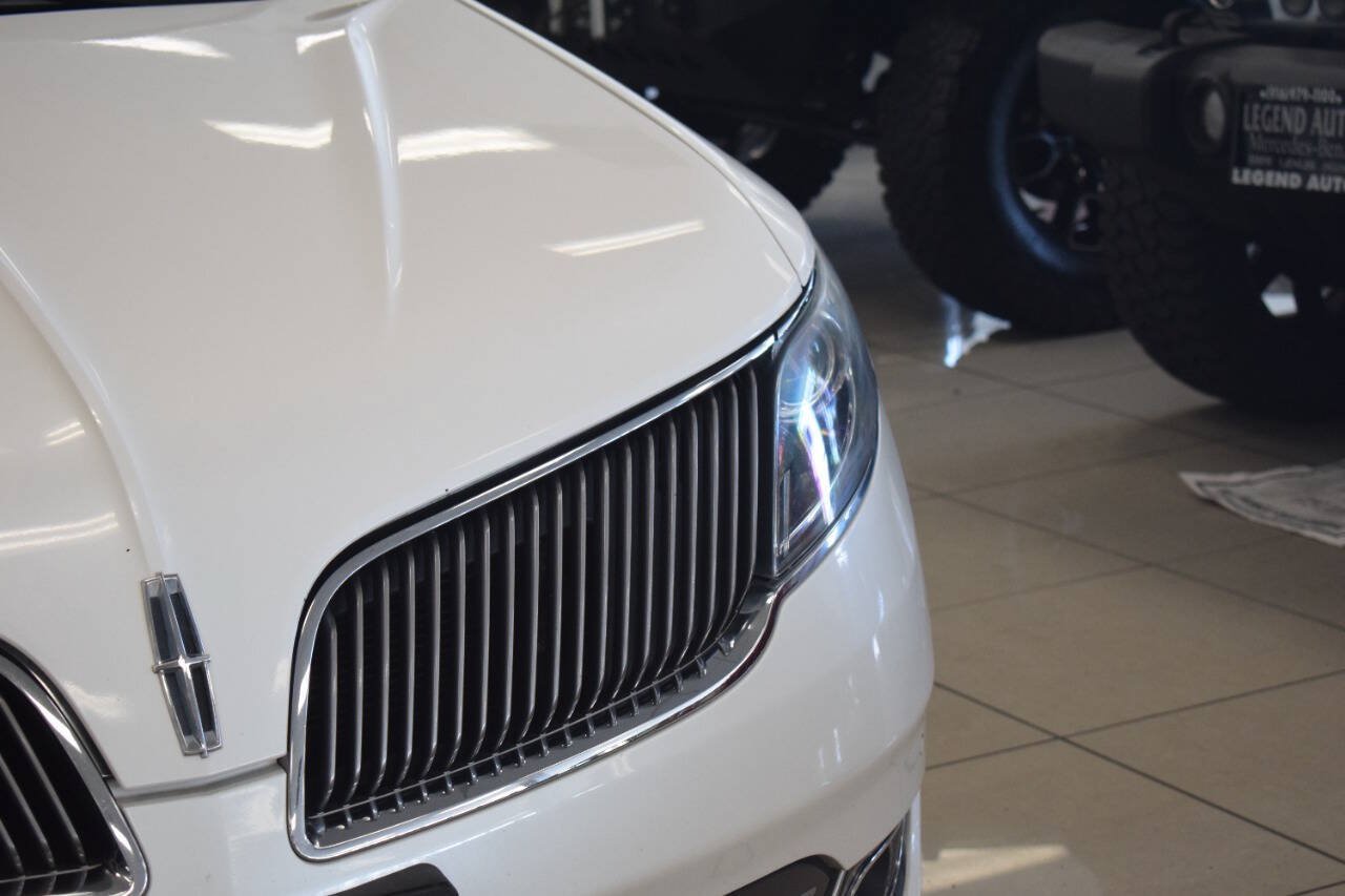 Used 2013 Lincoln MKS AWD image 9