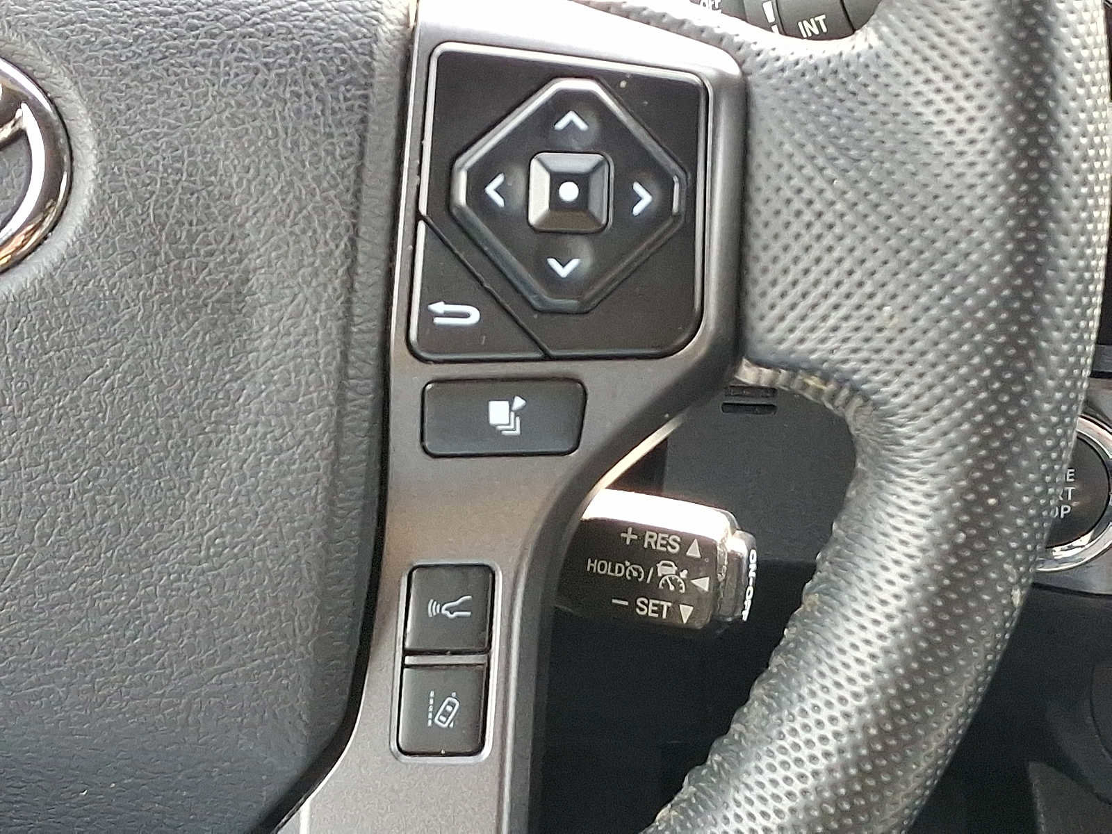 Used 2021 Toyota Tacoma TRD Sport w/ Technology Package image 22