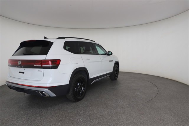 Used 2025 Volkswagen Atlas Peak Edition SE image 18