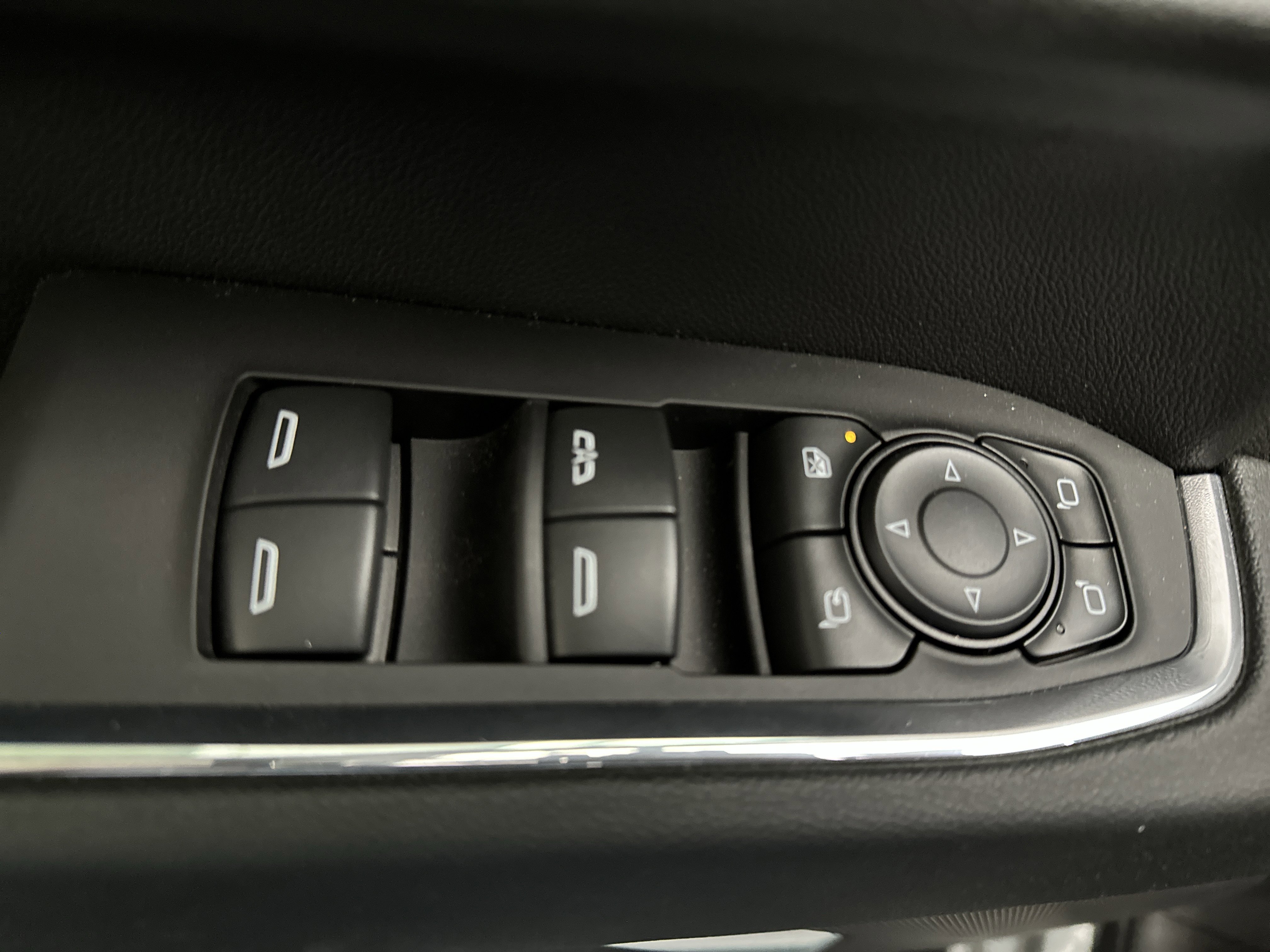 Used 2024 Chevrolet Silverado 2500 LT w/ Convenience Package image 19