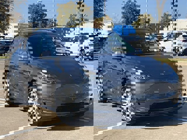 Used 2022 Tesla Model Y Long Range image 2