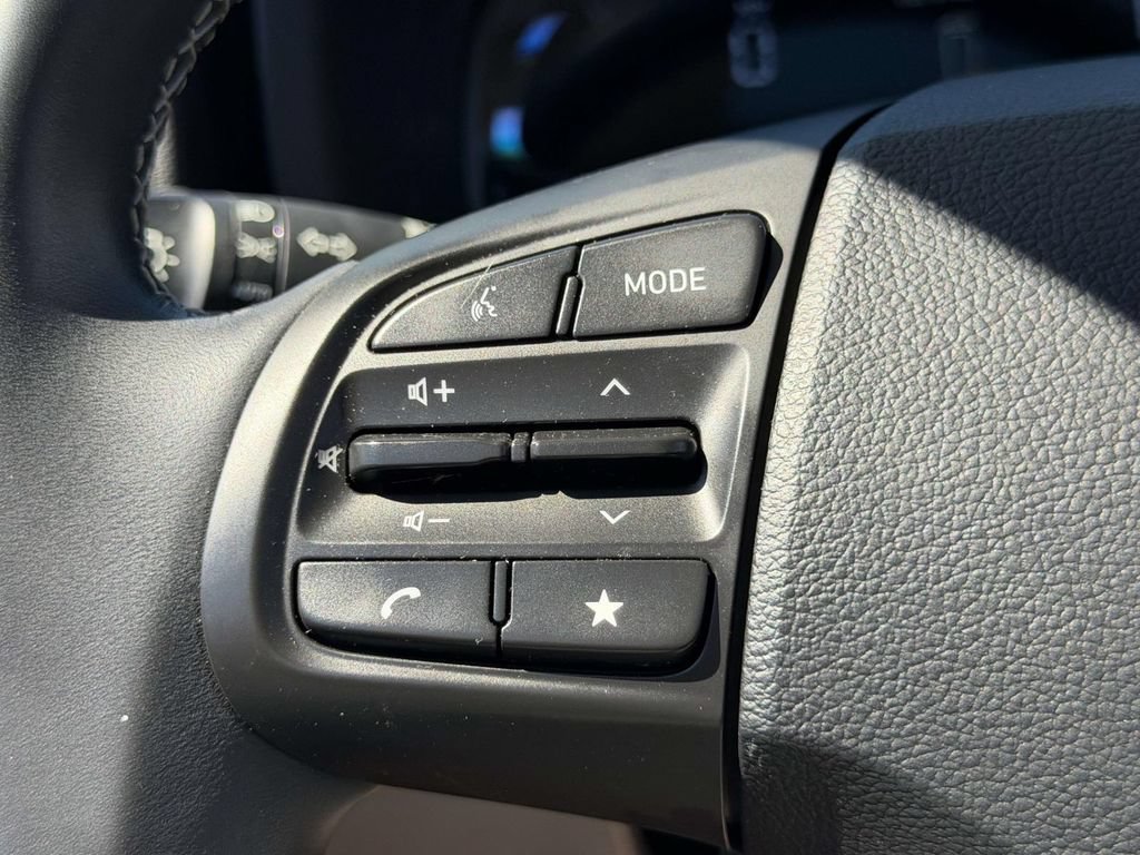 Certified 2024 Hyundai Venue SEL FWD image 24