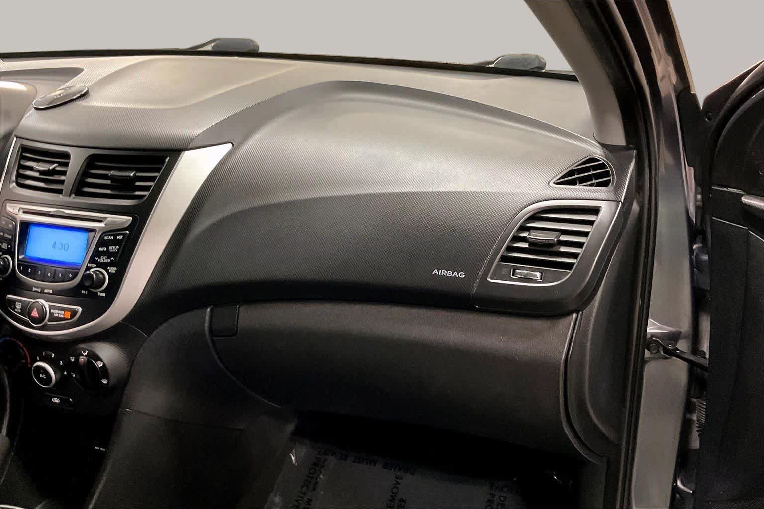 Used 2012 Hyundai Accent GS FWD image 18