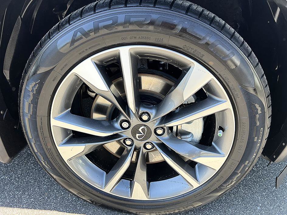 Used 2023 INFINITI QX60 Luxe FWD image 12