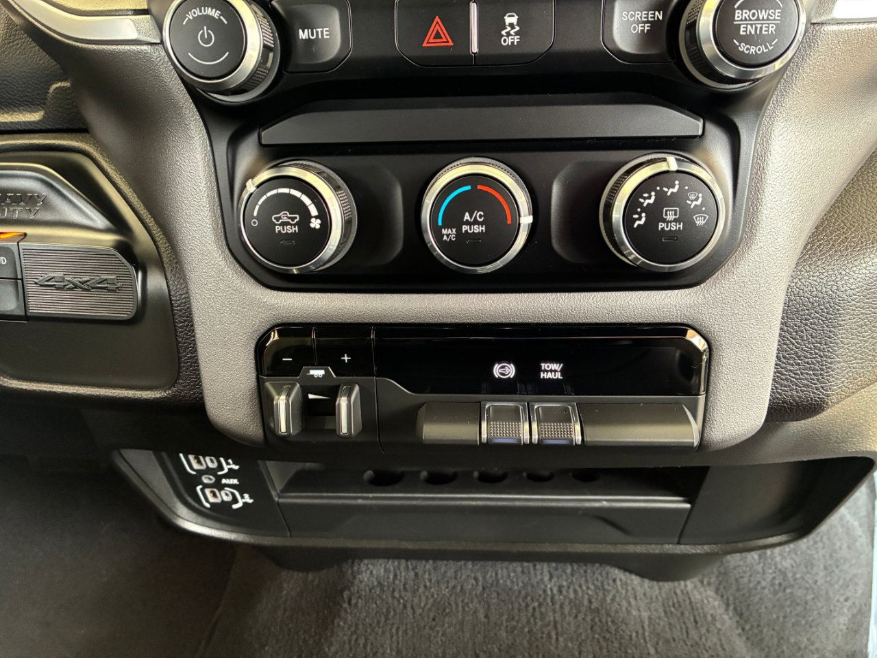 Used 2024 RAM 2500 Big Horn image 22