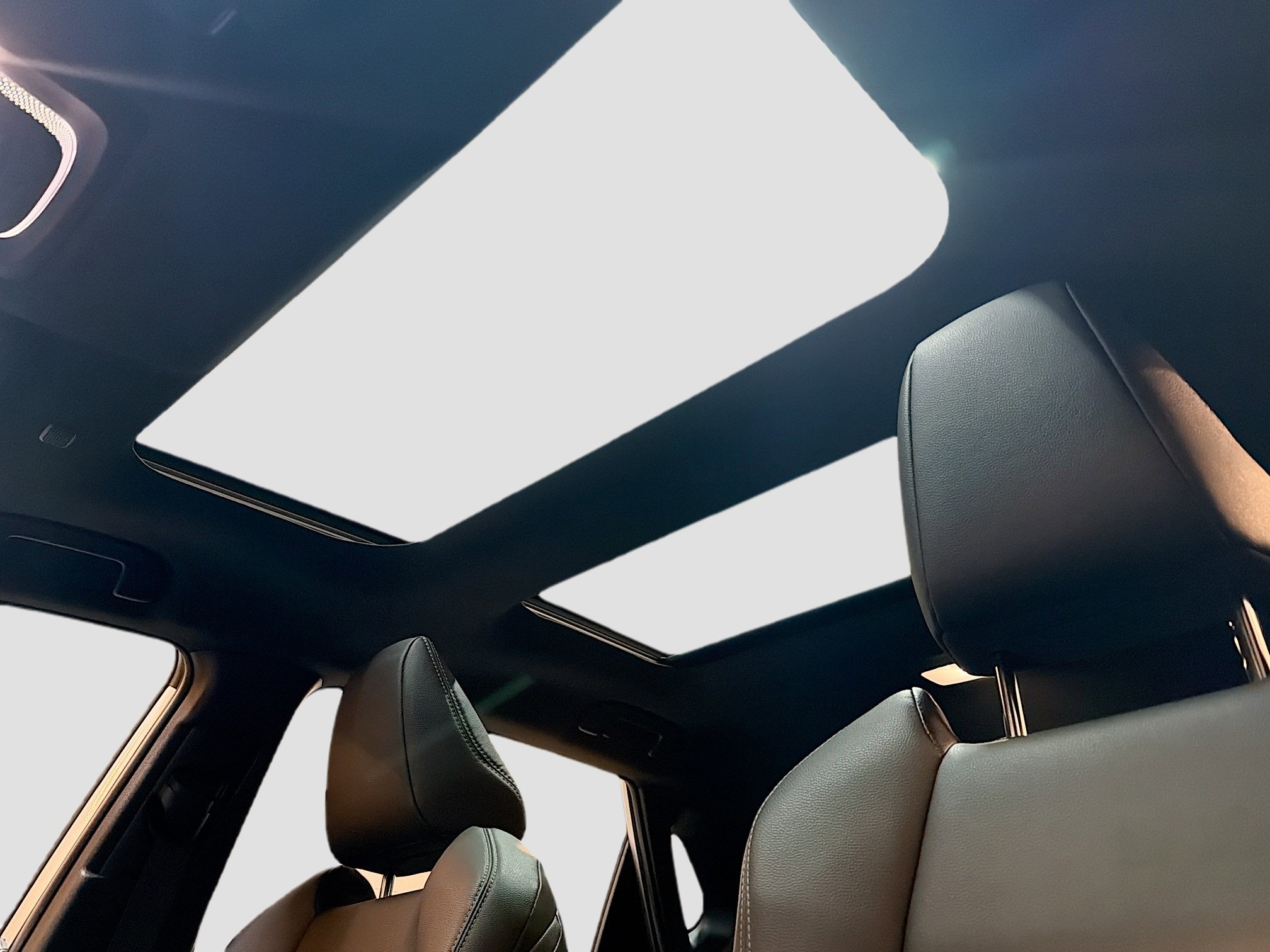 Used 2025 Toyota bZ4X XLE image 27