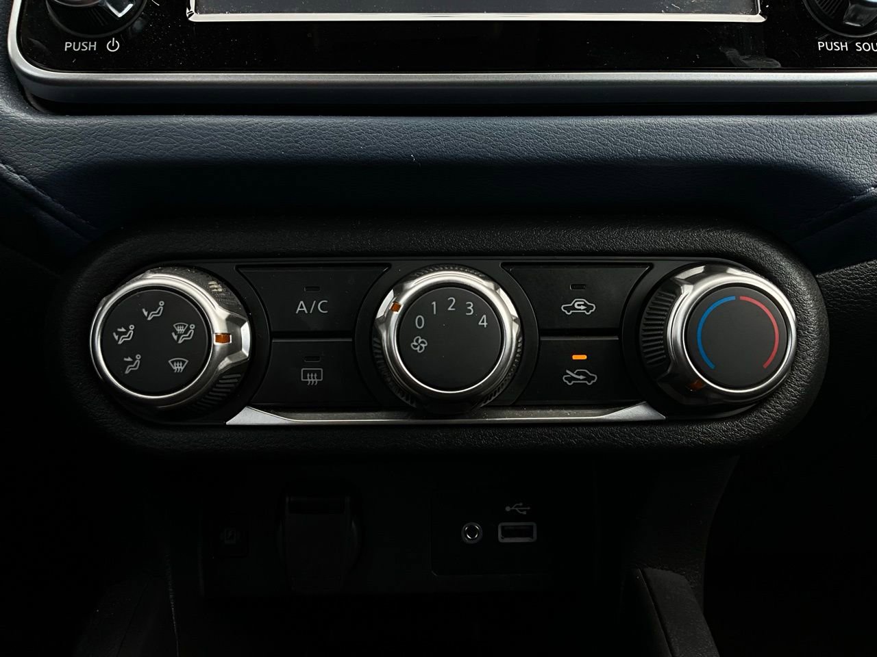 Used 2025 Nissan Versa SV image 25