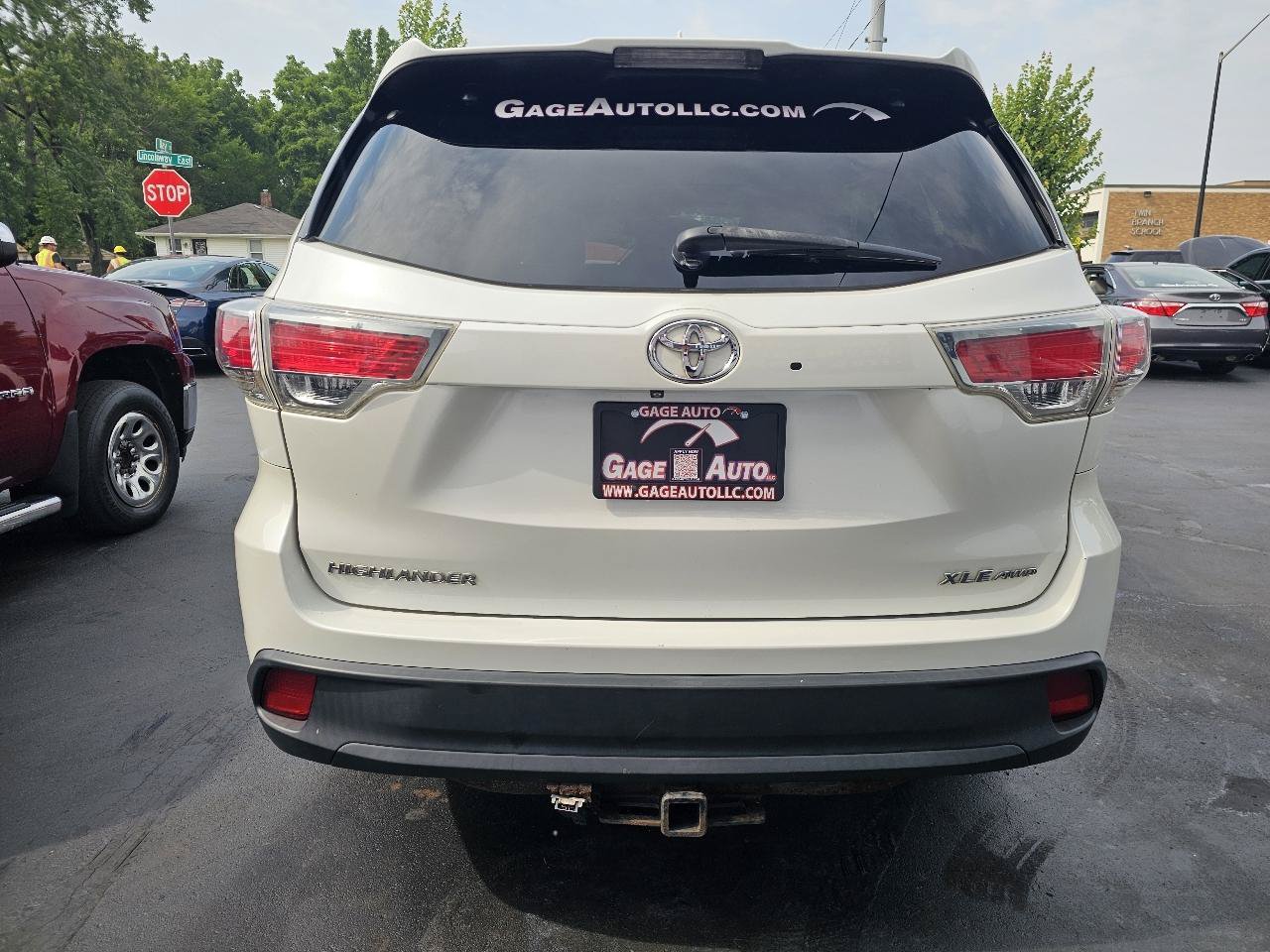 Used 2015 Toyota Highlander XLE AWD/4WD image 10