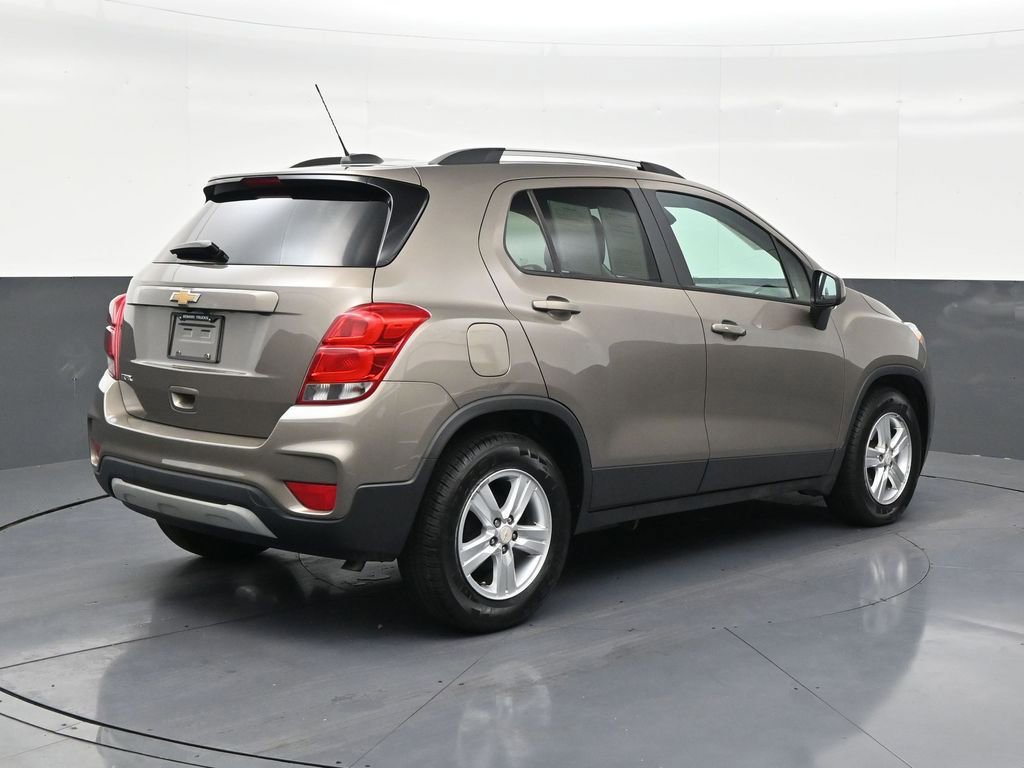 Used 2022 Chevrolet Trax LT w/ LT Convenience Package FWD image 5