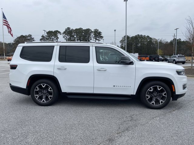 Used 2023 Jeep Wagoneer Series III w/ Preferred Equipment Group image 3