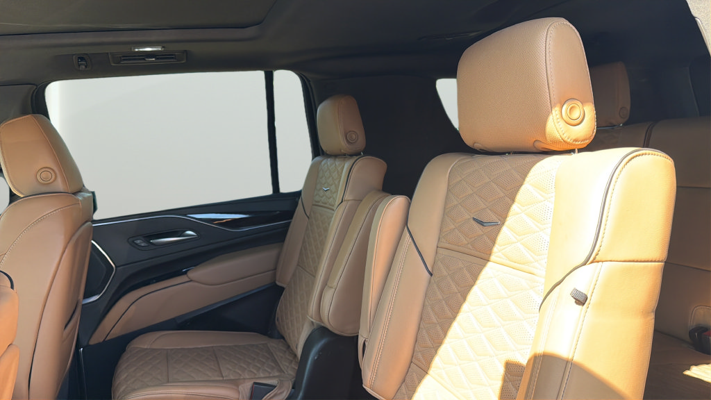 Used 2023 Cadillac Escalade ESV Premium Luxury w/ Performance Package RWD image 26