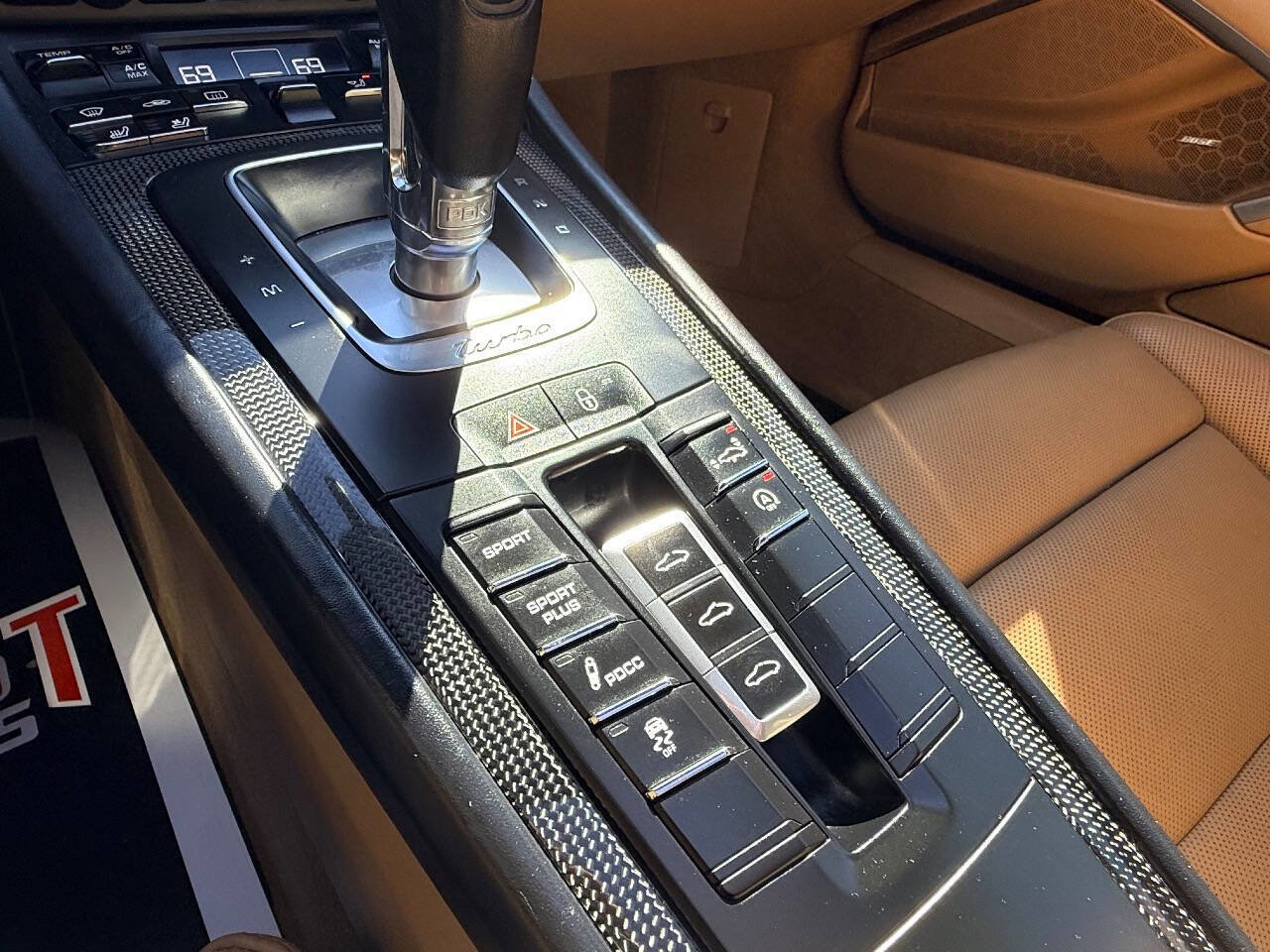 Used 2015 Porsche 911 Turbo S image 27