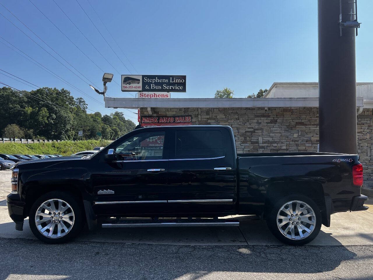 Used 2015 Chevrolet Silverado 1500 High Country w/ High Country Premium Package AWD/4WD image 3