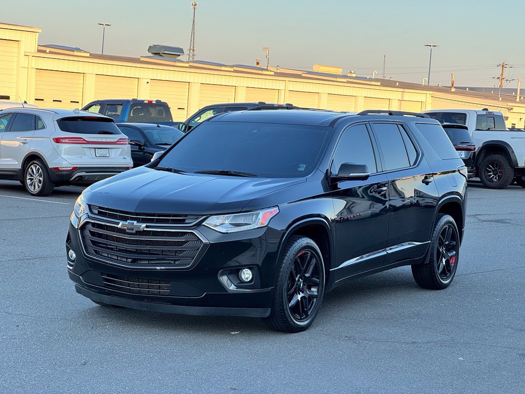 Used 2020 Chevrolet Traverse Premier w/ Redline Edition FWD image 2