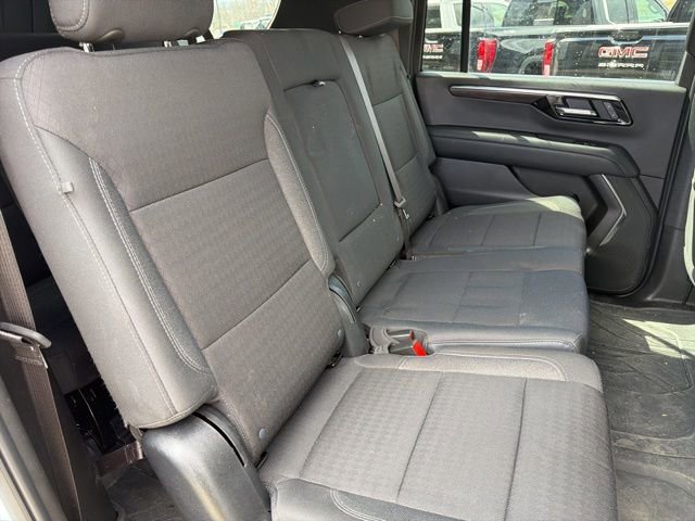 Used 2025 Chevrolet Suburban LS image 13