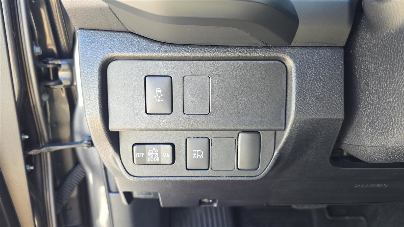 Used 2023 Toyota Tacoma SR AWD/4WD image 24