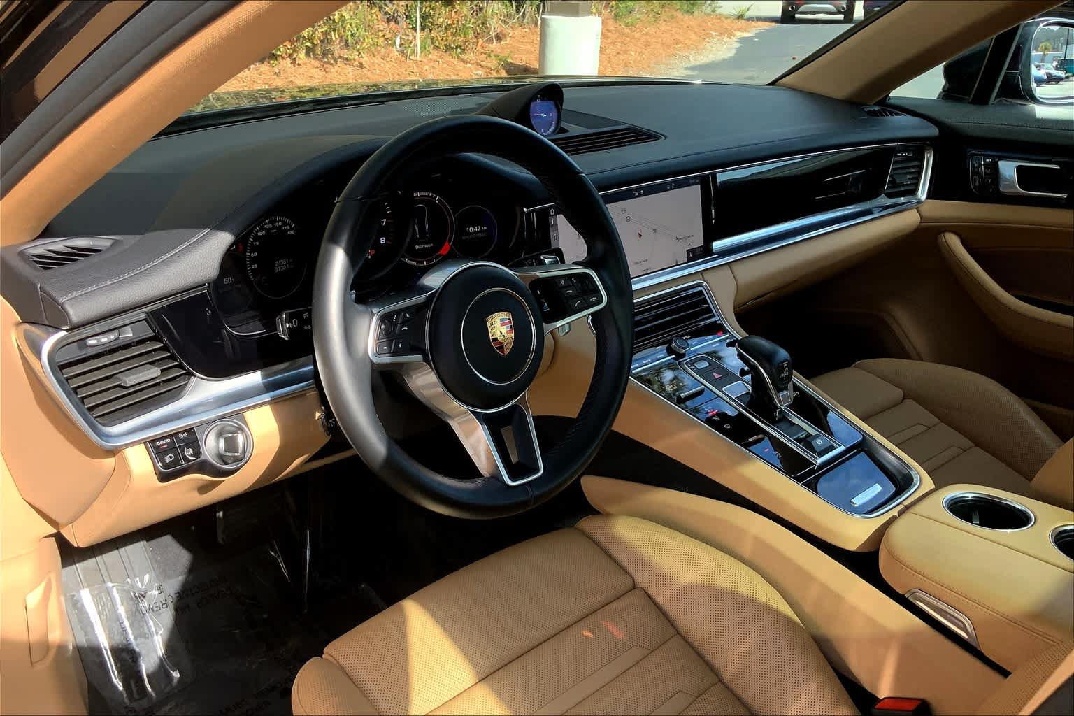 Used 2018 Porsche Panamera RWD image 18