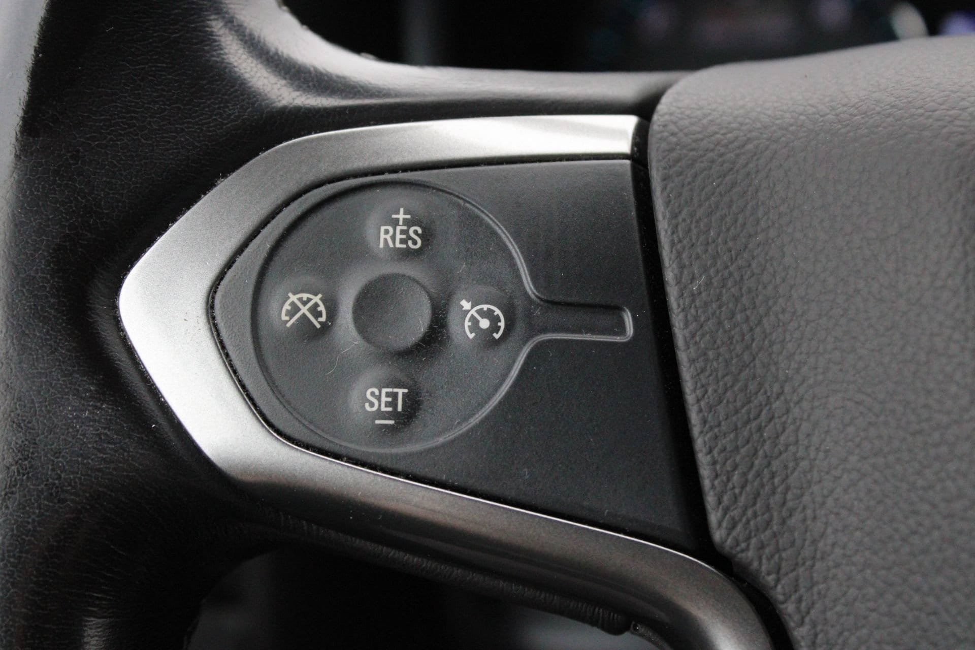 Used 2018 Chevrolet Silverado 1500 LT w/ All Star Edition AWD/4WD image 26