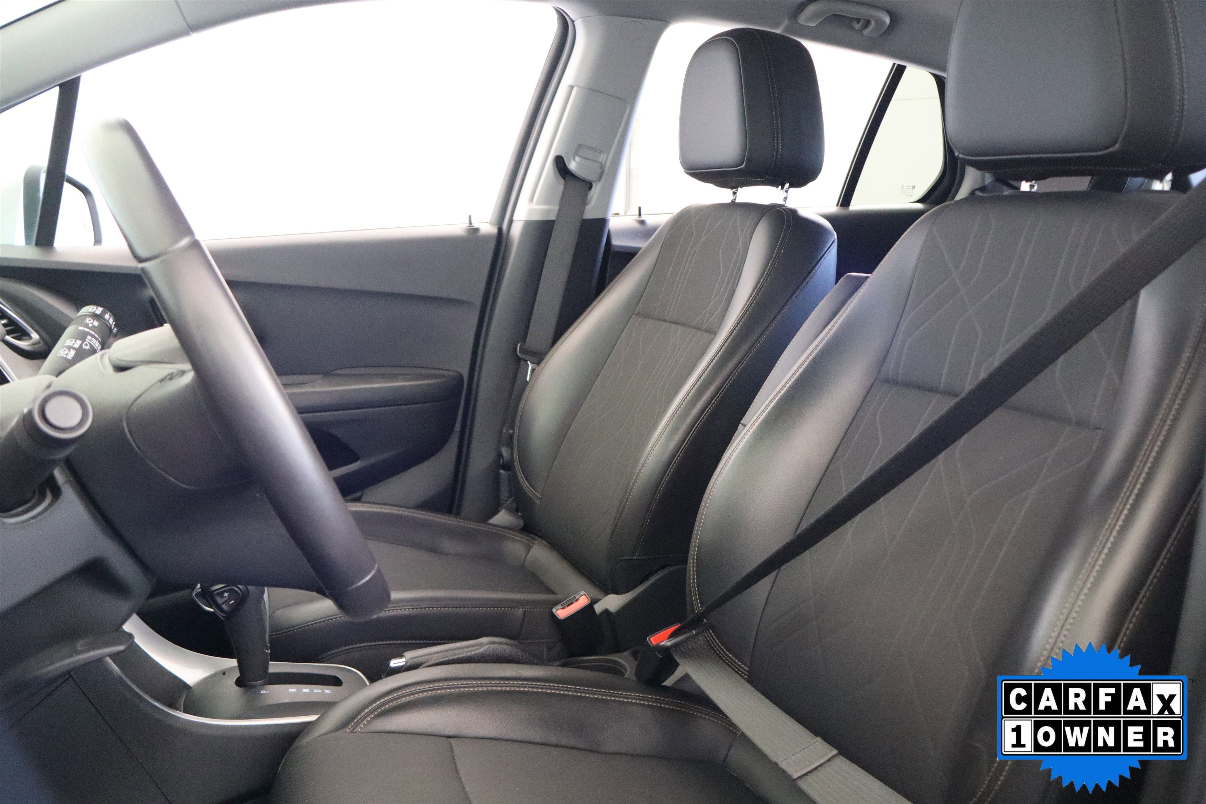 Used 2022 Chevrolet Trax LT w/ LT Convenience Package AWD/4WD image 22