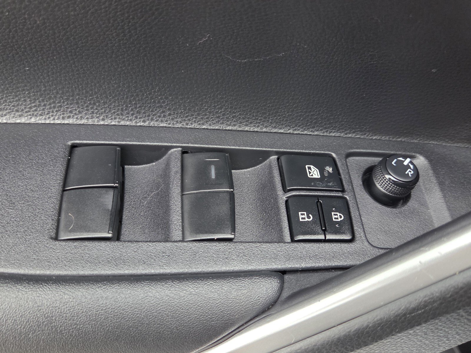 Certified 2023 Toyota Corolla Cross L FWD image 14