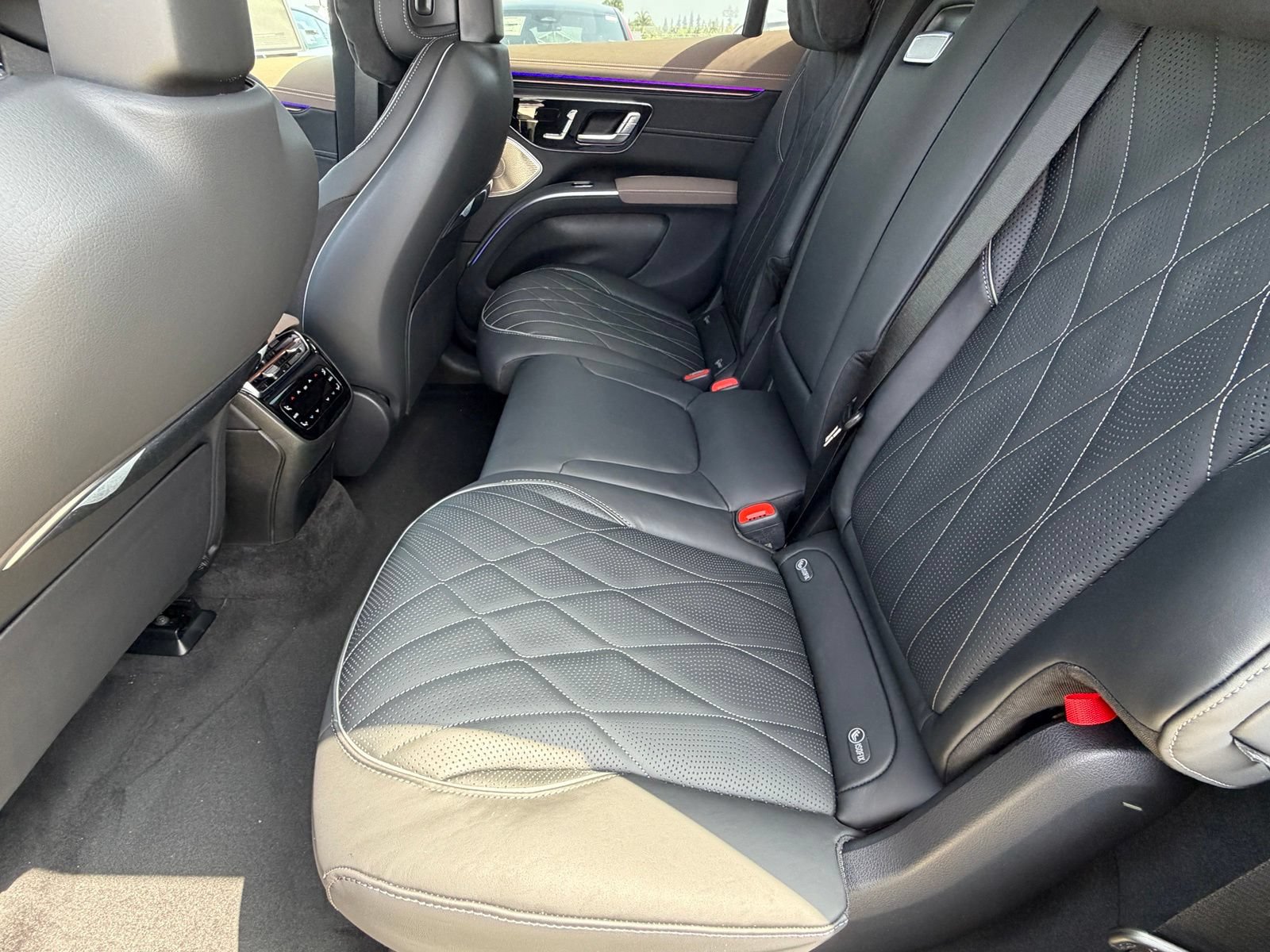New 2026 Mercedes-Benz EQS 550 4MATIC SUV image 28