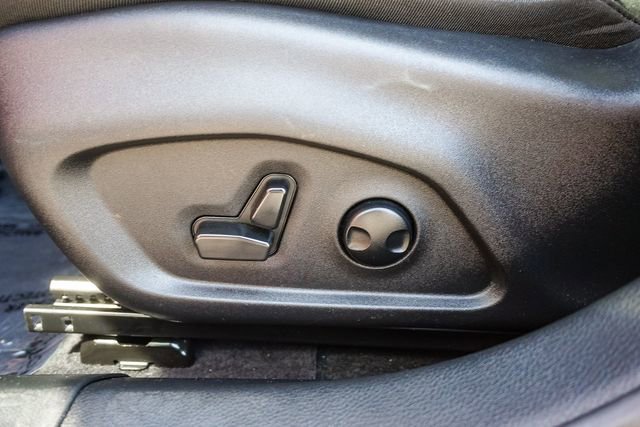 Used 2025 Jeep Compass Limited image 23