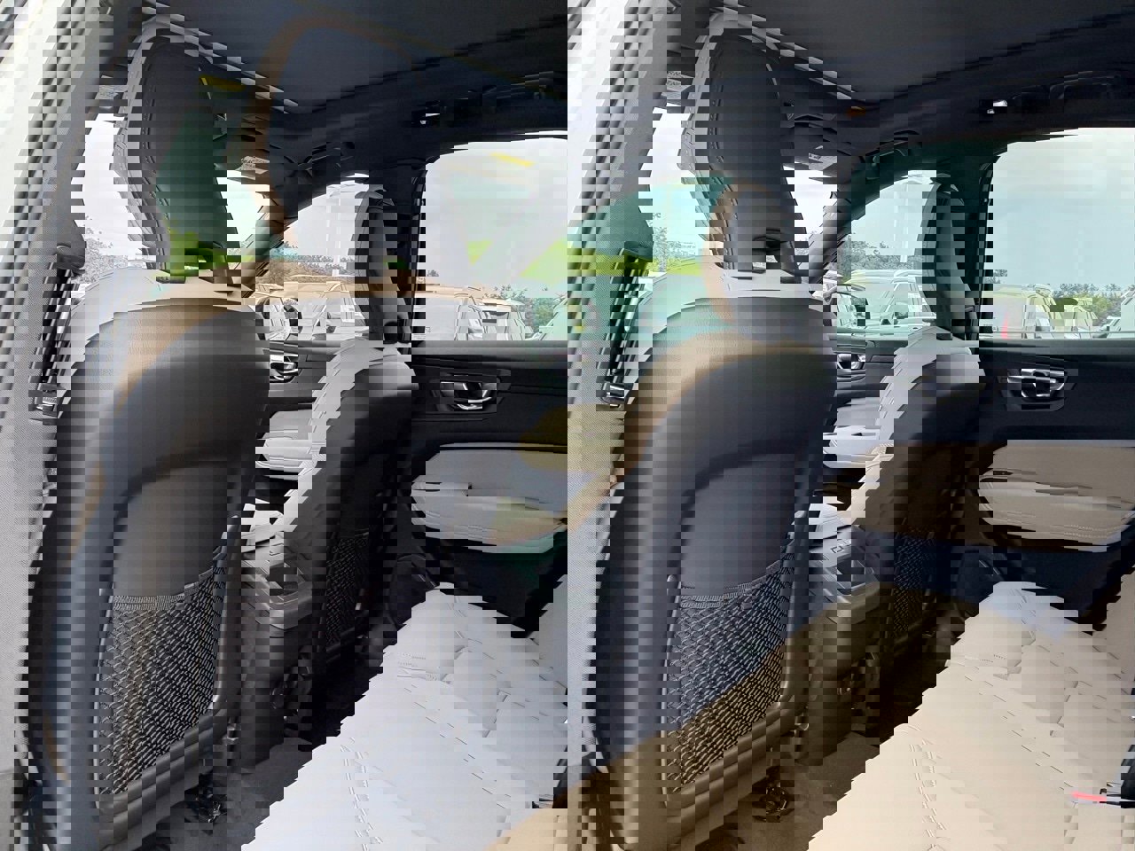 New 2026 Volvo XC60 B5 Plus w/ Protection Package Premier image 23