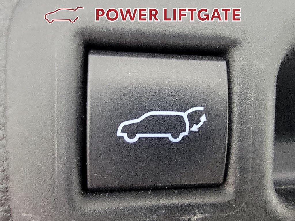 Used 2022 Toyota Highlander XLE AWD/4WD image 33